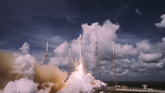 SpaceX and Blue Origin to Unite Against NASA